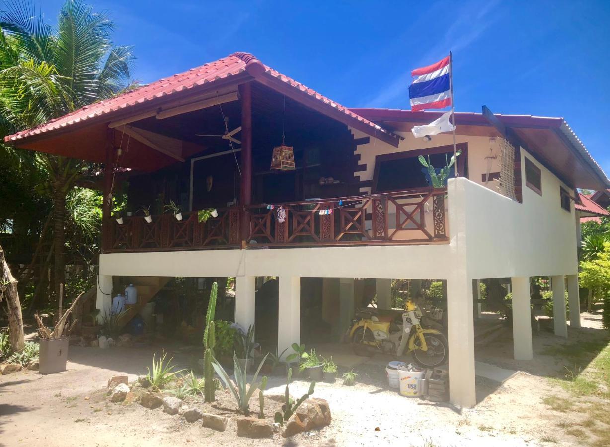 Three Rare & Private Front Beach Villas Thong Sala Exterior photo